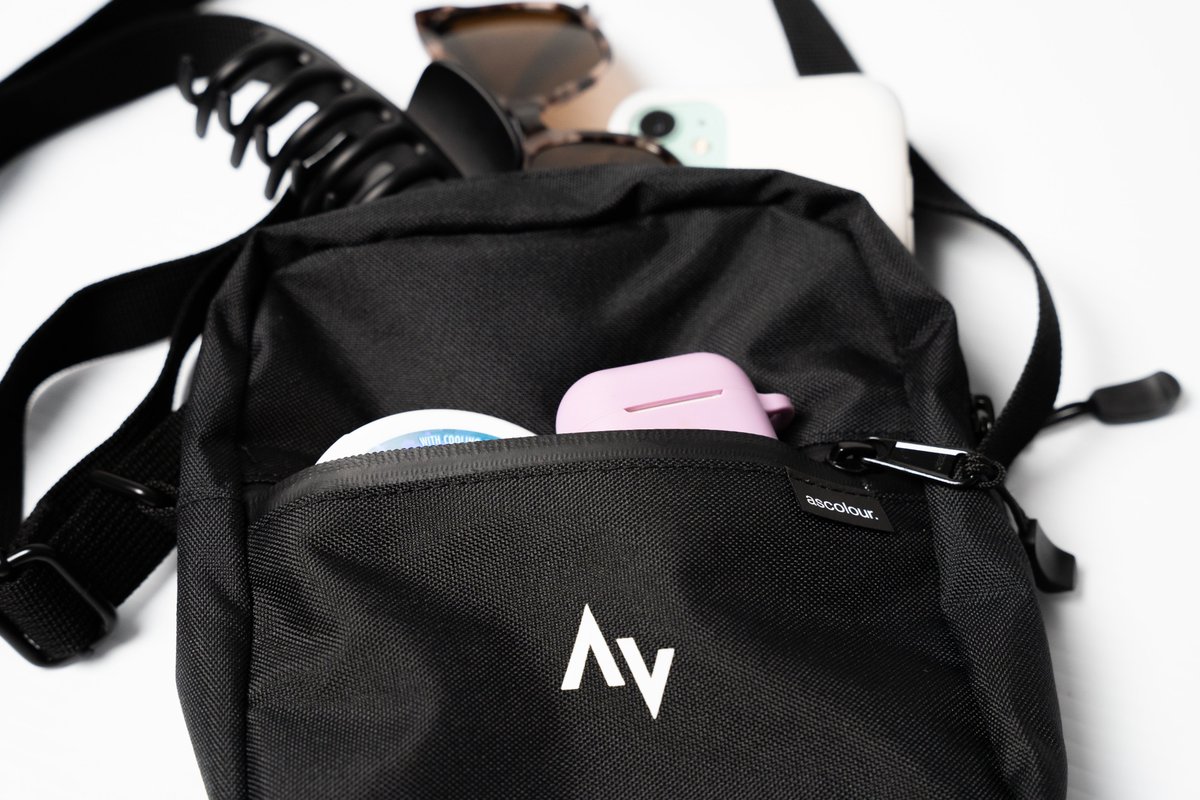 axomostores's tweet image. Cross body bags? Yes. Cross body bags customized with your logo? YES. shop.axomo.com/user-catalog...
#swag #CustomSwag #crossbodybag #companyculture #brandedswag #employeeapparel #branded #customapparel