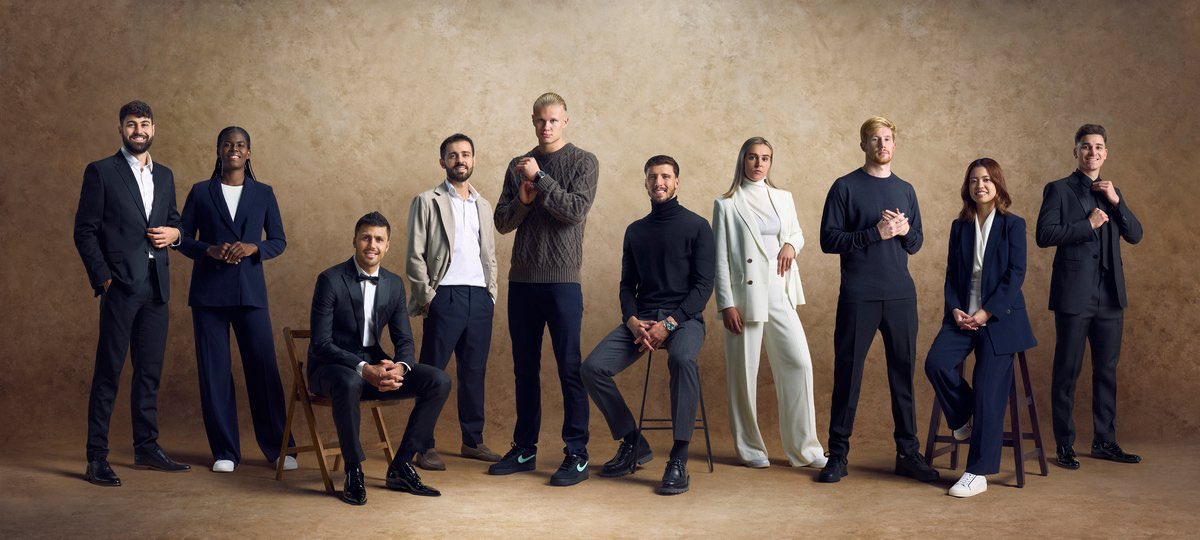 バロンドールにノミネートされたシティ面々カッコ良すぎるやろ！

長谷川唯おるし！