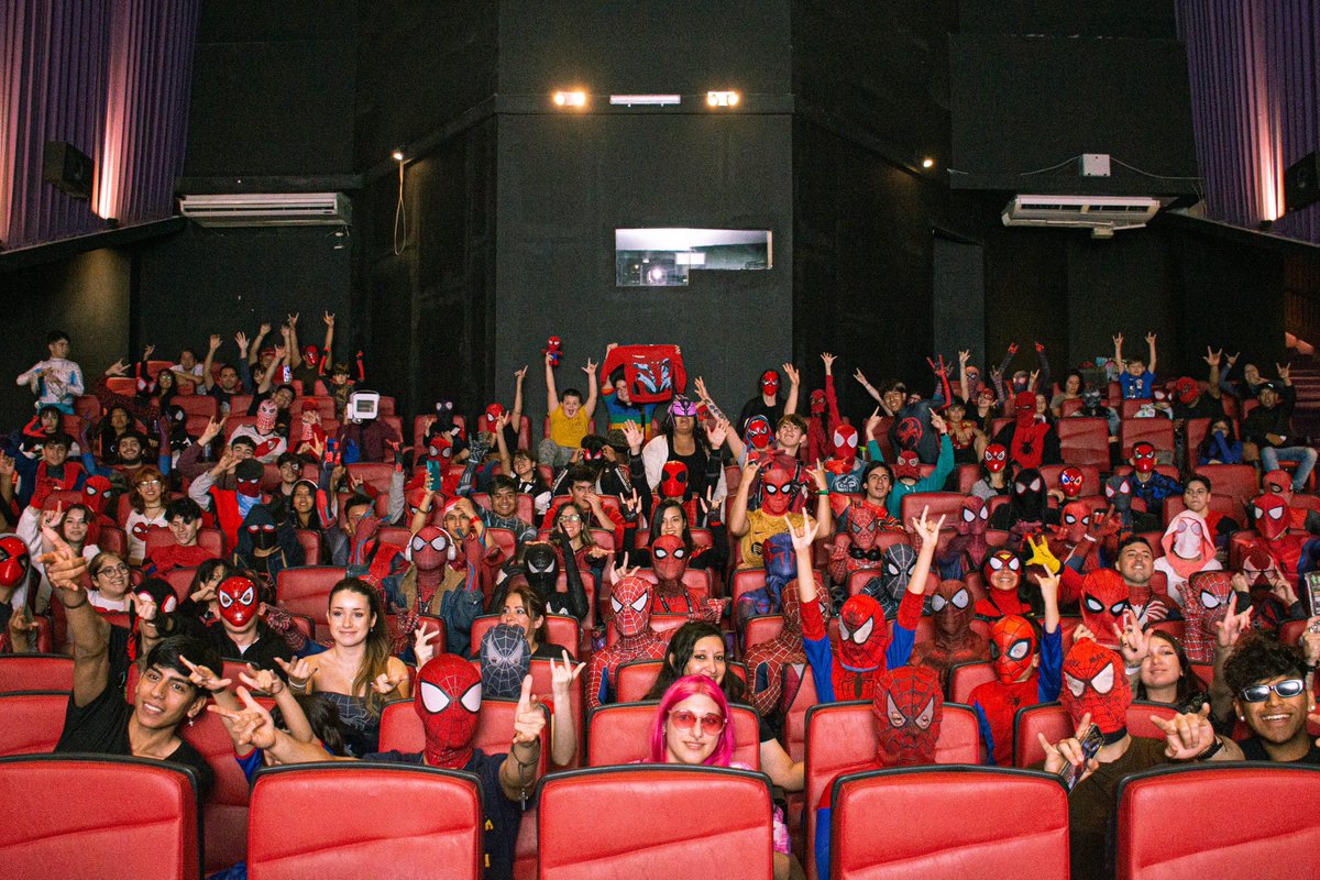 MultiplexCines's tweet photo. 🕷️🚀 ¡Revive el épico evento que hizo historia en el corazón de la ciudad! 🏙️🌟 

Ayer, el Obelisco se transformó en la cuna del #spiderverso , gracias a la increíble iniciativa de @ukideane 🌍🕸️💥

+ https://t.co/SkJd23zTAQ