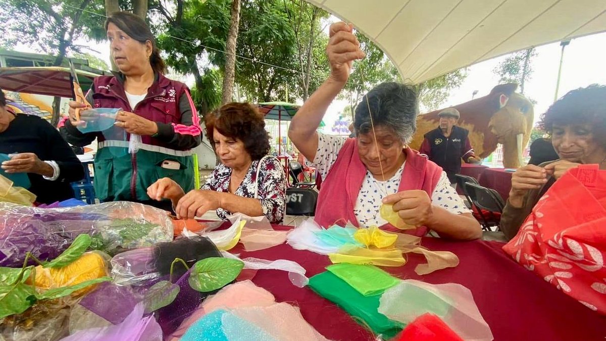 Todos_Somos_PC's tweet photo. ¡Para su desarrollo integral! 👵🏼

Participación Ciudadana y el @INED_CDMX de #SIBISO
garantizamos el derecho a la recreación de las personas mayores, al organizar actividades culturales para su desarrollo pleno.🧶

¡Acércate a los módulos de atención! ☺️

#TrabajamosParaTi https://t.co/U313CSErwE