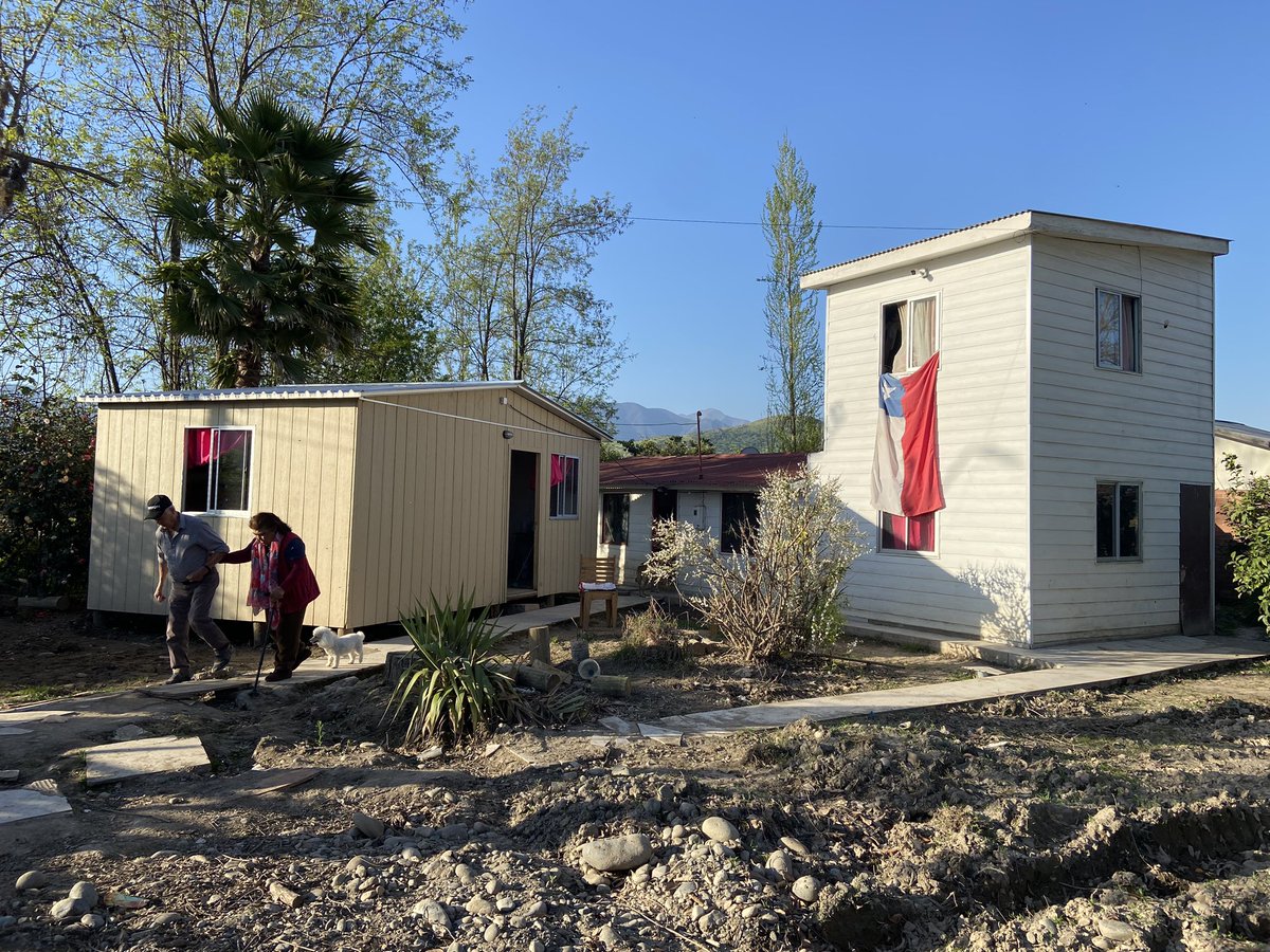 diego_osman's tweet photo. @Presidencia_cl @GobiernodeChile @GabrielBoric @PabloSilvaAmaya Estimados, a +4 meses de la inundación, estamos a la espera de definición del @serviuohiggins x ayuda en casa damnificada en Coltauco

Fotos: 1. Antes 2. El 21/06   3.30/11 
Foto 4. interior marca donde llegó agua y barro 

Por favor algún contacto que pueda acelerar definiciones https://t.co/sJTWnXlTyB