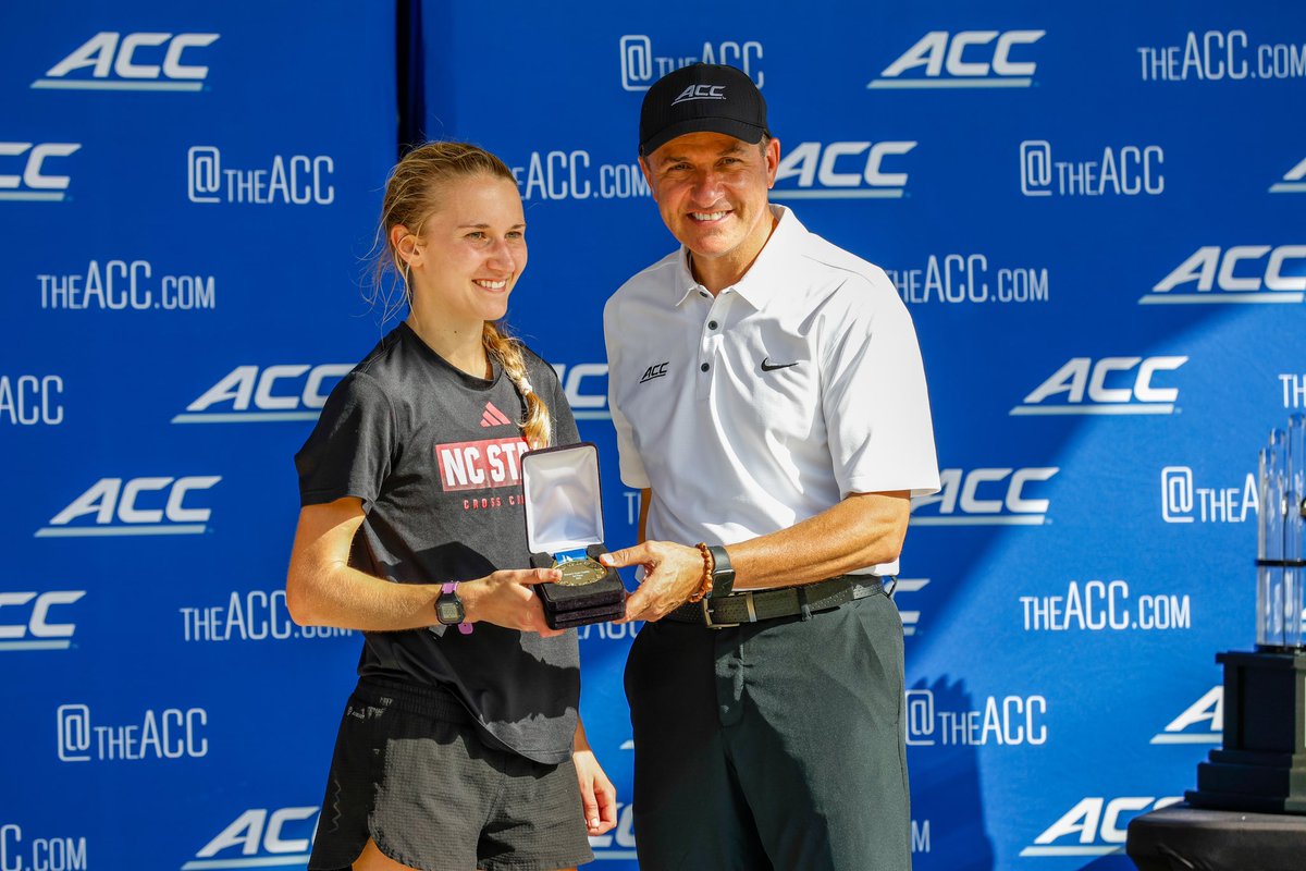 Wolfpack_TFXC's tweet photo. One of a kind🤫

With her third-place finish of 19:36.5 last Friday at the 2023 ACC Championships, Kelsey Chmiel became the first ever five-time All-ACC cross country honoree in program history👀

#WolfpackXC - #GoPack https://t.co/AuRzj09KJQ