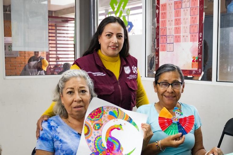 Todos_Somos_PC's tweet photo. ¡Para su desarrollo integral! 👵🏼

Participación Ciudadana y el @INED_CDMX de #SIBISO
garantizamos el derecho a la recreación de las personas mayores, al organizar actividades culturales para su desarrollo pleno.🧶

¡Acércate a los módulos de atención! ☺️

#TrabajamosParaTi https://t.co/U313CSErwE