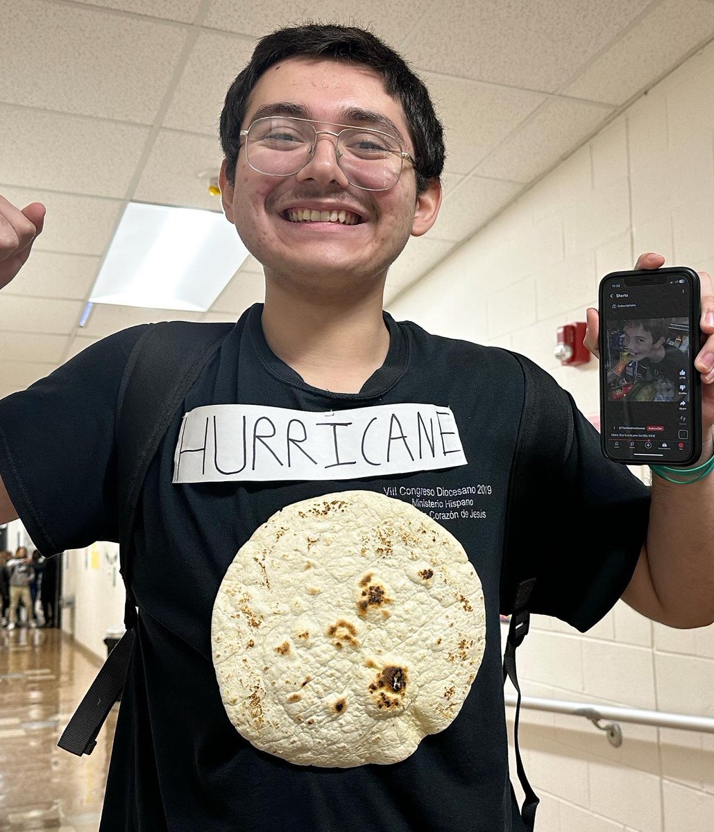 ECHS_MNPS's tweet photo. StuCo’s #FallSpiritWeek Day #1: MEME DAY was a SUCCESS 🤣 👏🏽! Tomorrow (Tuesday, 10/31) is WEAR A COSTUME (school appropriate!) 🎃. #ECHSLevelUp #HSDualEnrollment https://t.co/HzEfZCGWmT