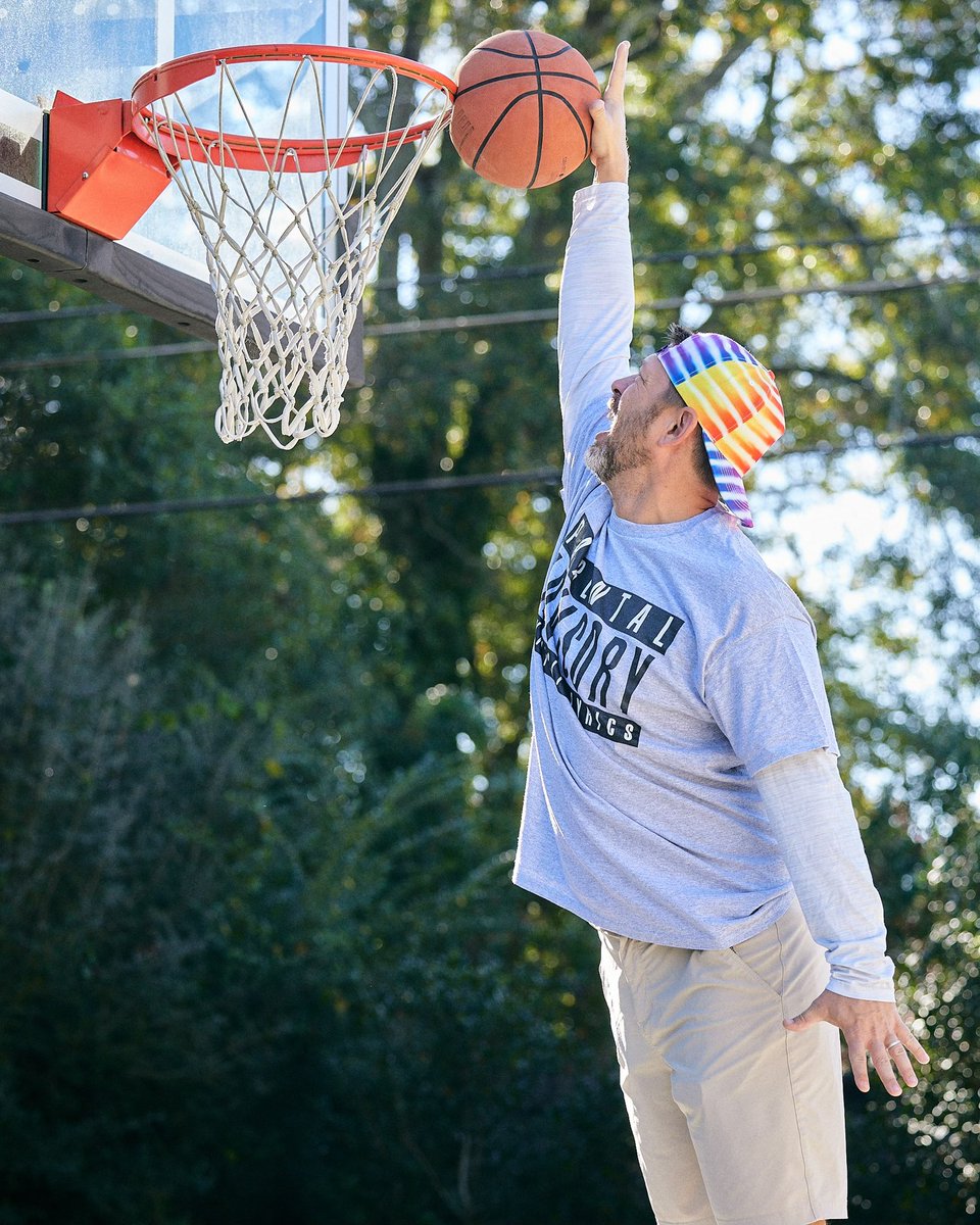 If someone can show me a better #BillyHoyle costume, I shall tip my tie-dyed cap to them. Have a great Halloween y’all!