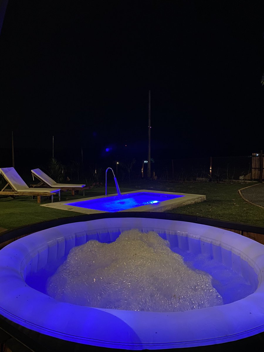 ral_acua's tweet photo. Miren lo que es esta nueva Cabaña Alpina en Caacupé se llama Tramonto Cabañas, cabaña totalmente equipada , con piscina, jacuzzi climatizado, rodeado de vegetación, es PetFriendly, los costos van desde solo 480mil por pareja, buenísima la experiencia! Les recomiendo conocer 😍✅ https://t.co/d9enr0jkhn