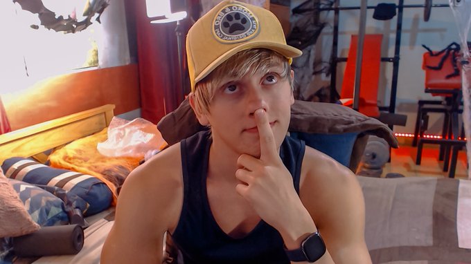 Hello guys! I have created a donation link, in case you want to support my content and send me a small