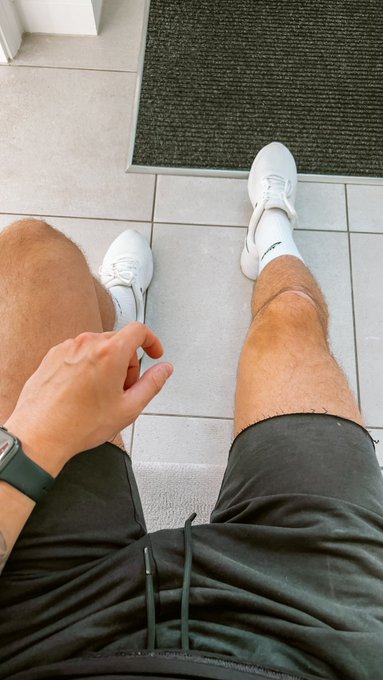 I&rsquo;m curious to know if anyone likes sweaty feet or just feet? https://t.co/xmDEXSaXDI