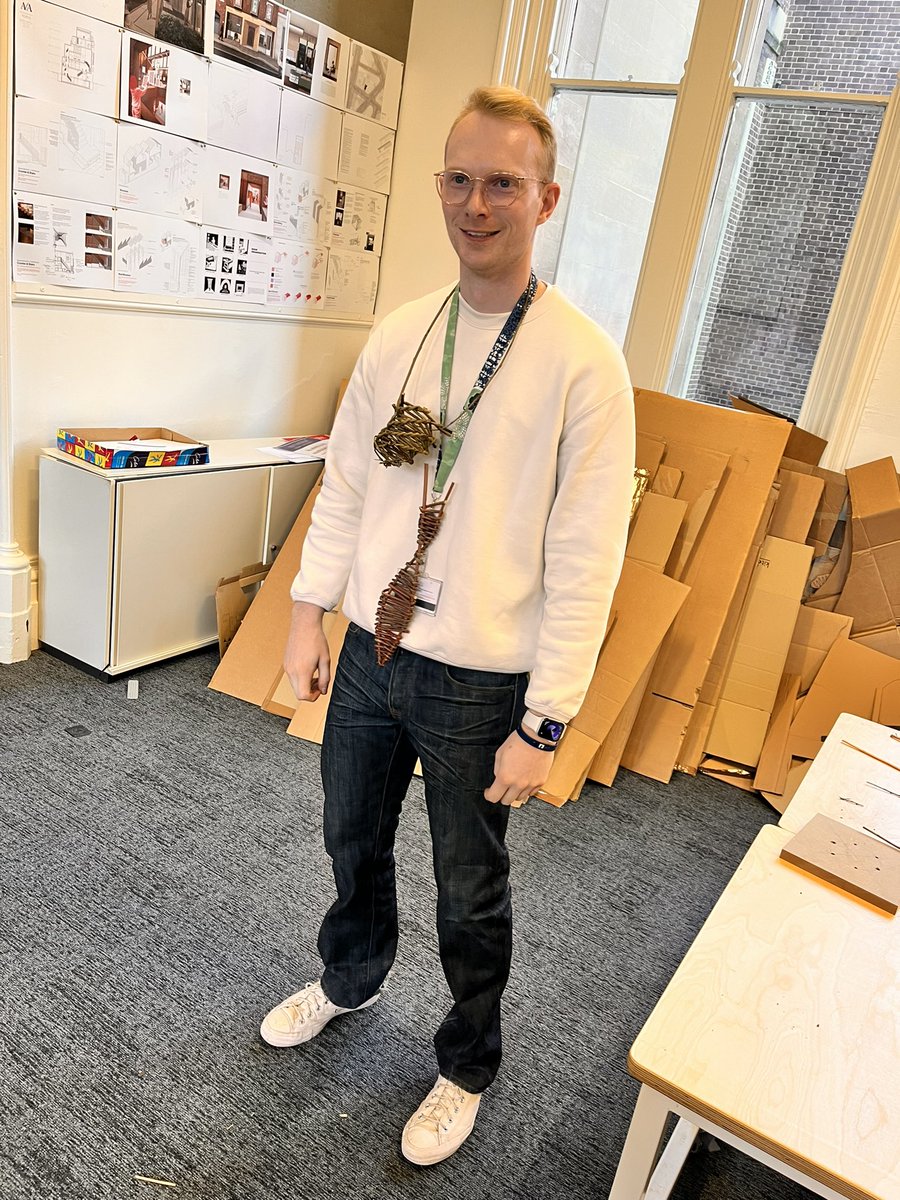 kerry_truman's tweet image. another great opportunity to share the love I have for learning and have some fun making things.. a willow weaving well-being session with our @NTUadbe 1st year #interiorarchitecture cohort.. only 50 or so students and staff having fun this morning..!? #NTUmakers #sharetolearn 🙌