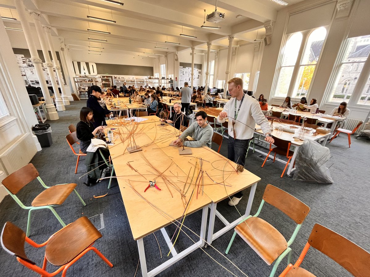 kerry_truman's tweet image. another great opportunity to share the love I have for learning and have some fun making things.. a willow weaving well-being session with our @NTUadbe 1st year #interiorarchitecture cohort.. only 50 or so students and staff having fun this morning..!? #NTUmakers #sharetolearn 🙌