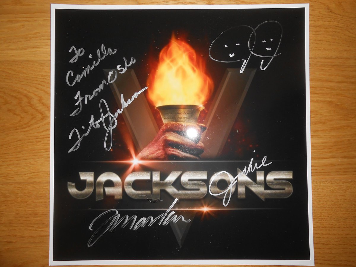 My beautiful signed Jacksons torch.
Signed by Tito, Jermaine, Marlon, and Jackie Jackson.
It says 'To Camilla' 🔥🙏

#TheJackson5 #TheJacksons