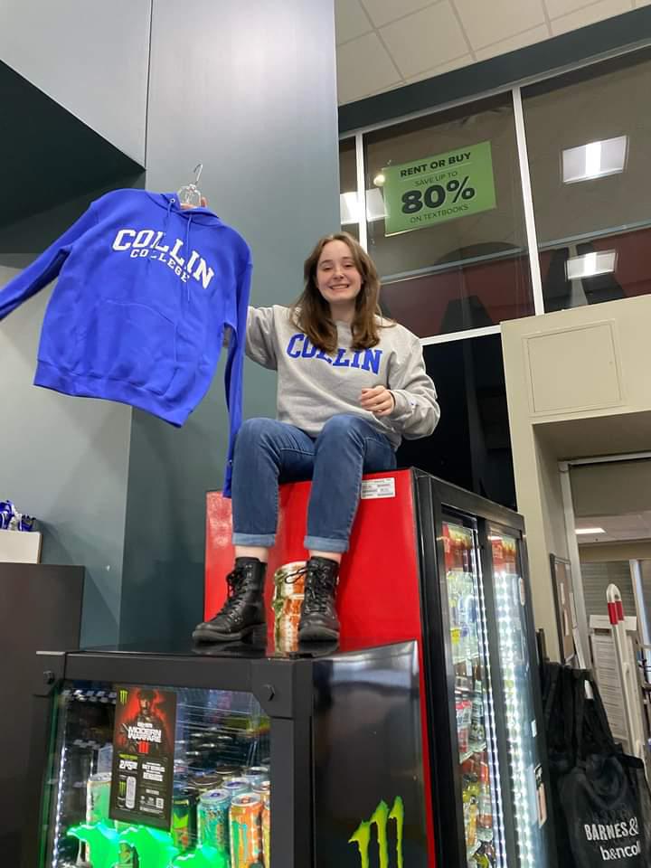 BookstoreCollin's tweet photo. It's officially sweater weather! Stop by your campuses bookstore and get 25% OFF the original price! 

#collincollegebookstore #collincollege https://t.co/BnVTmFTJBJ