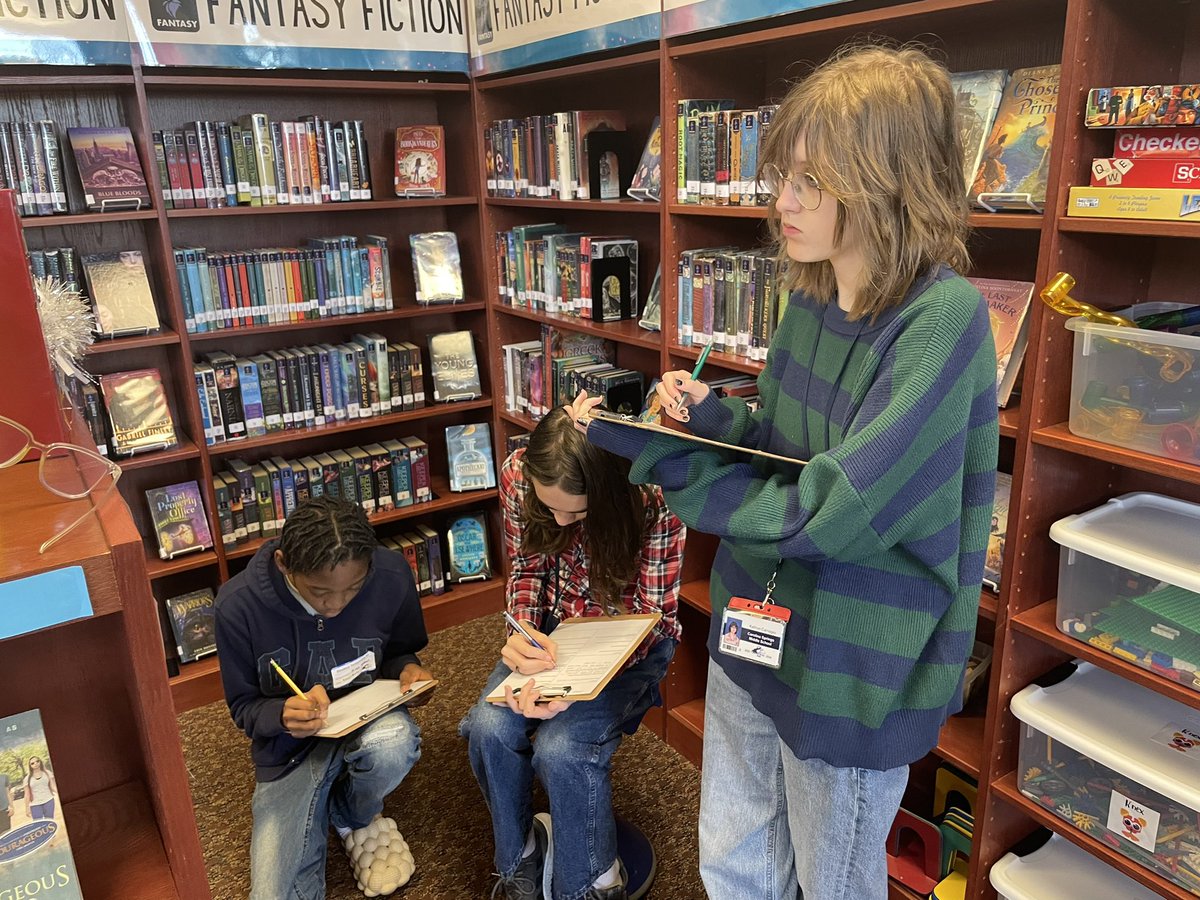 Mrs_SarahKelly's tweet photo. Thank you so much @MrsJ_CSMS for co-planning this mini unit. Students analyzed primary &amp; secondary sources about the French &amp; Indian War. Get you a librarian who will plan and co-teach with you! 🧵 @CSMS_Huskies #huskiespulltogether #ExploreCSMS https://t.co/n52msGhvC7