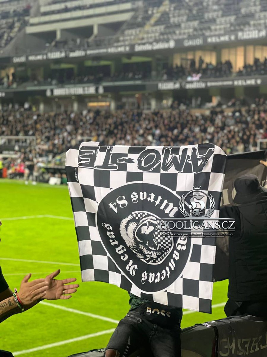 30.10.2023🇵🇹Sporting attack Boavista and stolen banner from panteras ultras 84 after Boavista try attack Sporting normal fans hooligans.cz