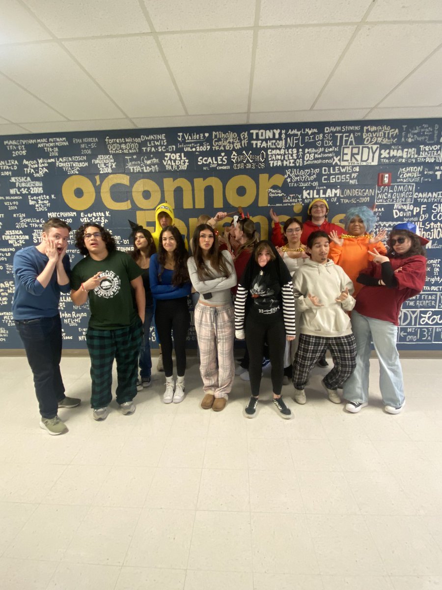 OConnorDebate's tweet photo. We took a break today to have some tricks and treats at our Halloween party!

@OCRobMartinez @NISDOConnorHS https://t.co/jg1EdbiraZ