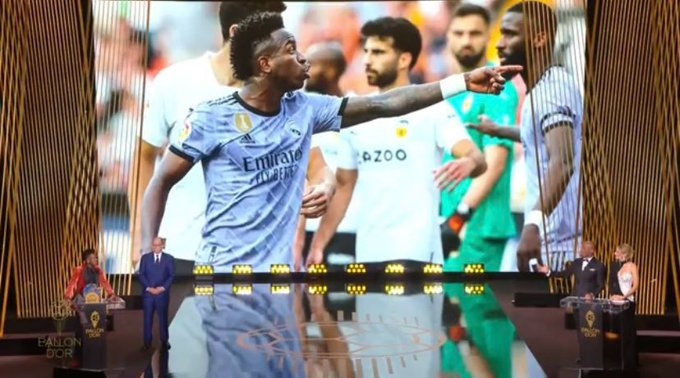 lbertozzi's tweet image. Pessoal, o @valenciacf está incomodado com a exibição dessa imagem durante a premiação da Bola de Ouro. Peço que não compartilhem essa imagem.