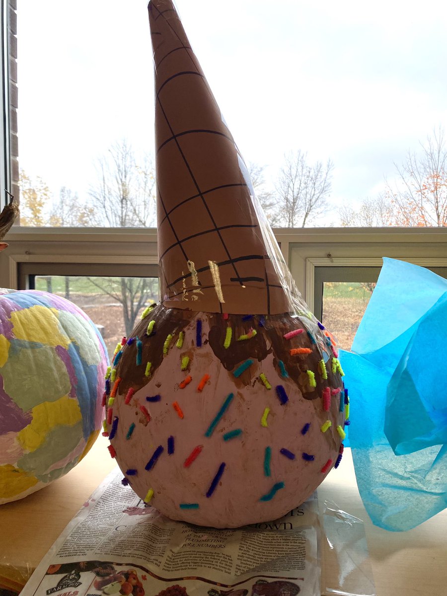 misslysack's tweet photo. It was a busy morning in Grade 4! We learned about different kinds of angles, attended a Walk Safely presentation, and finished up our pumpkin for the pumpkin raffle 🎃 https://t.co/rxDVmNSi6X