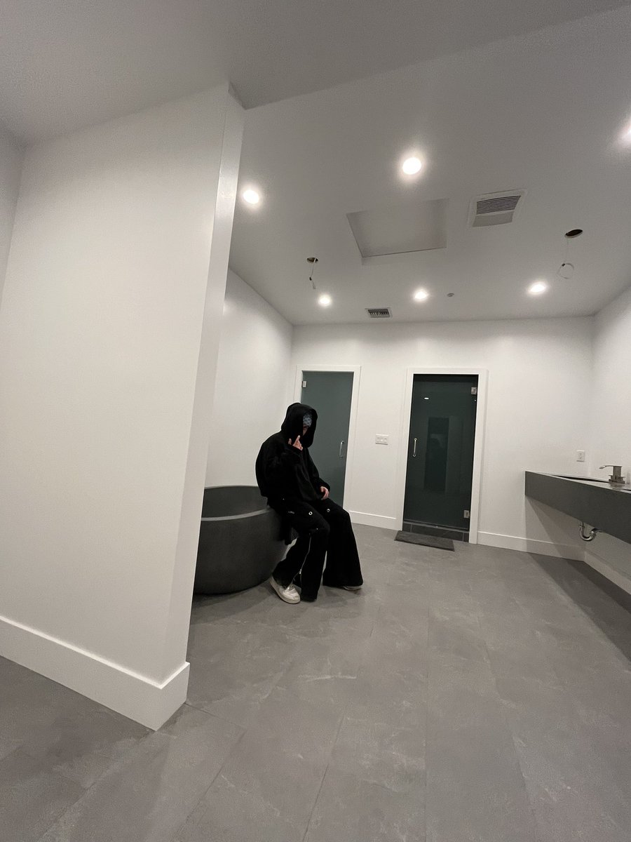 ekat19 (@ethancutkosky) on Twitter photo 