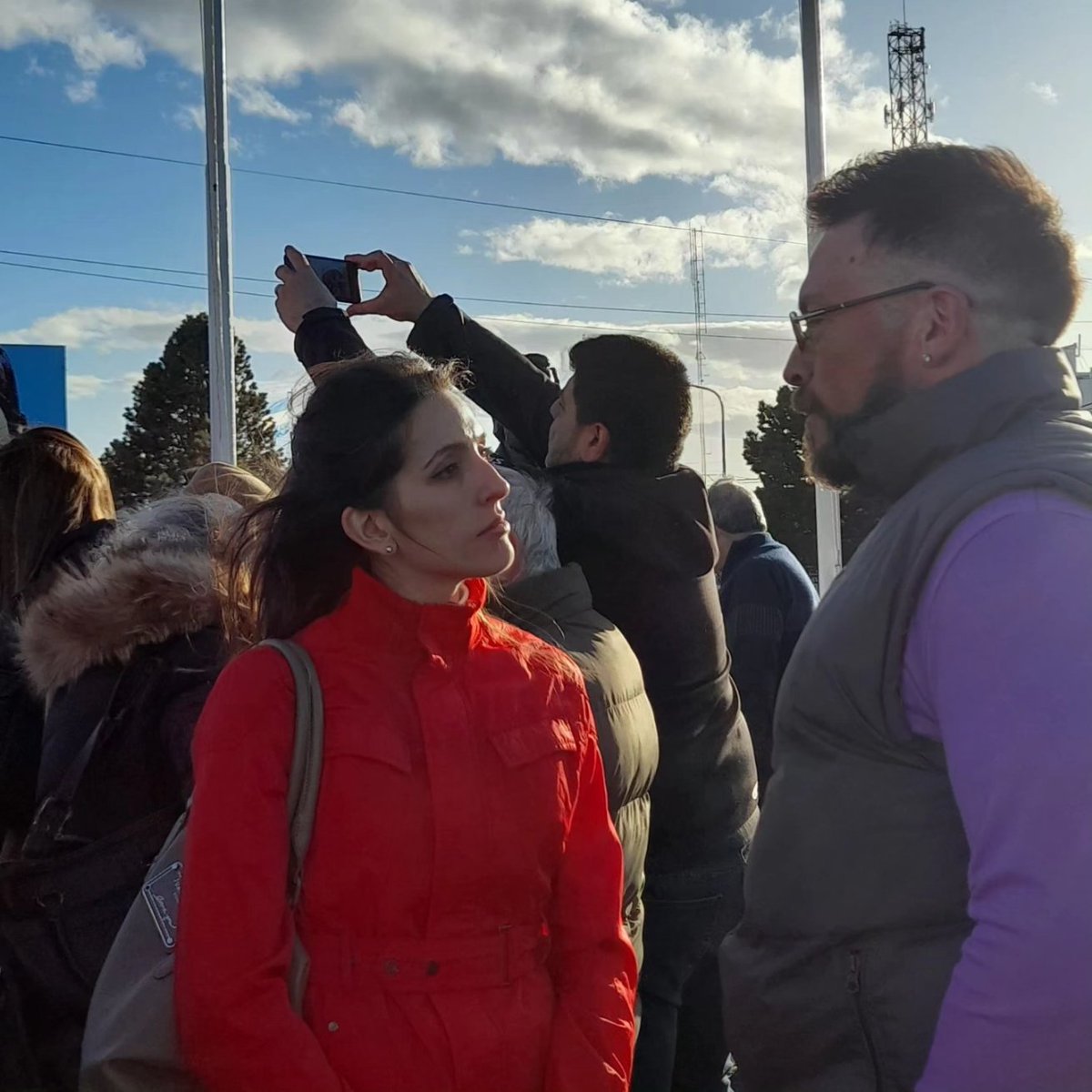 Hoy como hace 40 años atrás, tenemos un llamado desde lo más profundo de nuestros corazones, desde lo más profundo de nuestra tierra argentina: democracia para siempre y sin dudar para un futuro mejor.

#DemocraciaParaSiempre #40D #Alfonsín