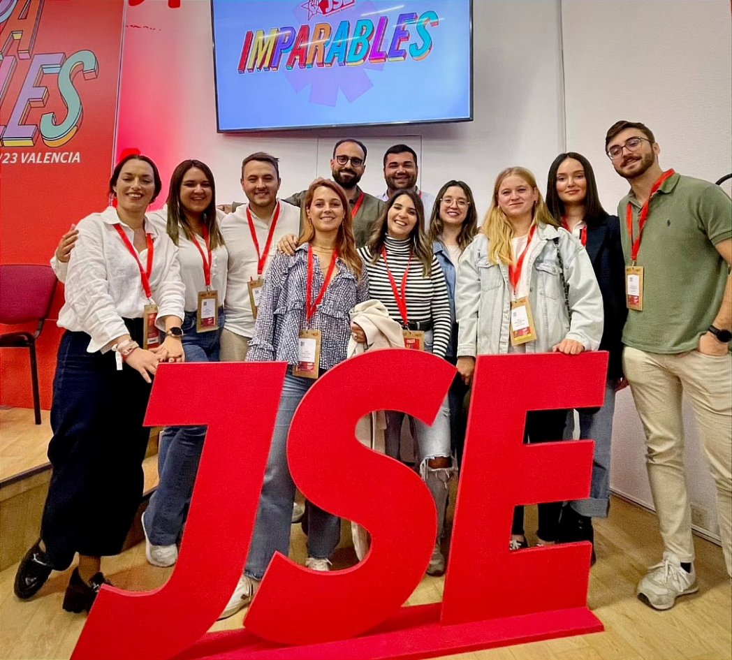 Delegación de Juventudes Socialistas de #Extremadura en el Comité Federal de <a href="/jse_org/">Juventudes Socialistas</a>, celebrado ayer en Valencia.

Agradecer a <a href="/JoseMGarri/">Jose Manuel Moreno Garrido</a> sus años de entrega a esta organización, y dar la enhorabuena a <a href="/GSierroD/">Gonzalo Sierro</a> y <a href="/asensio_nani/">Nani Asensio 🎈</a> por su incorporación a la CEF👏🏻

 #IMPARABLES ♥️✊🏻