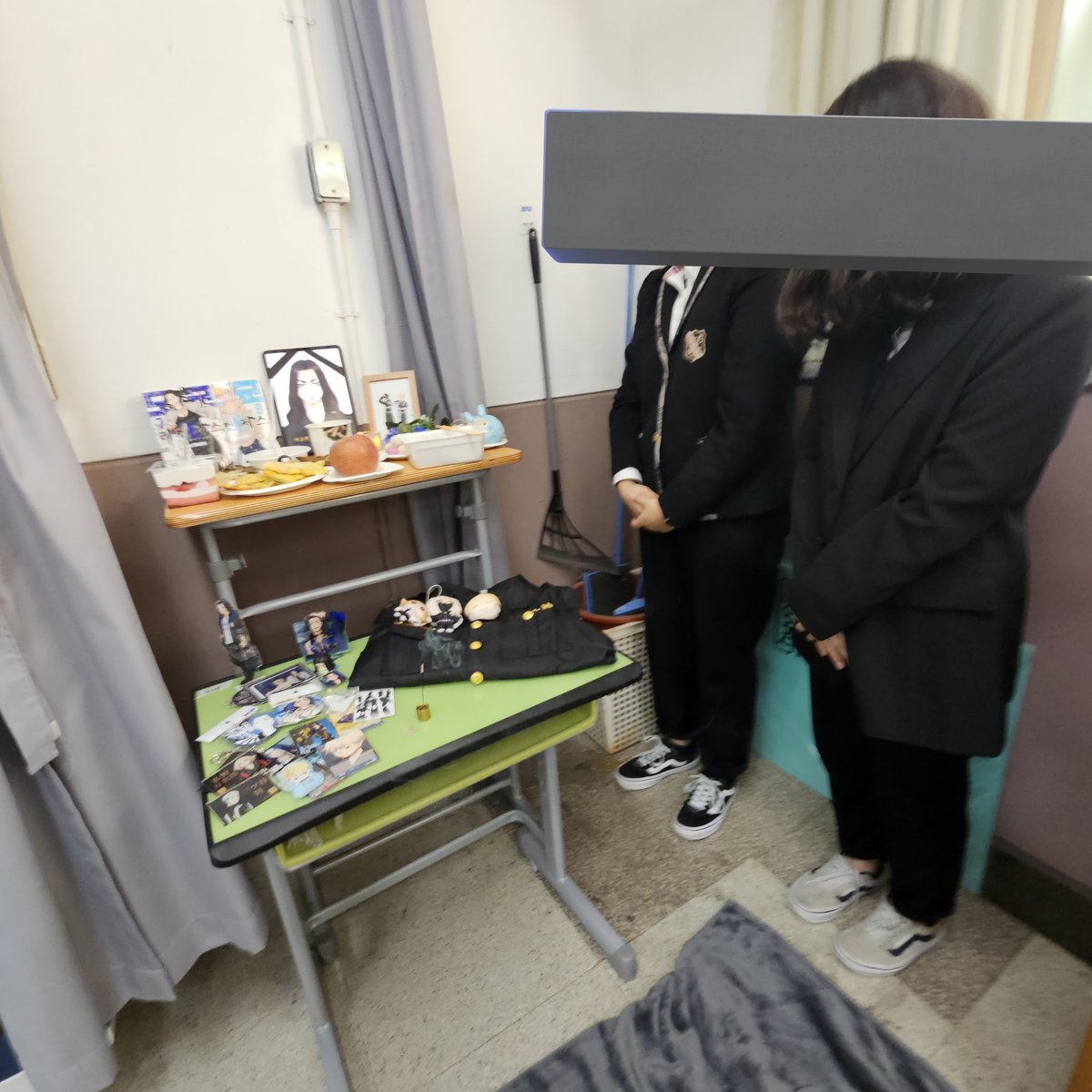 eo5897968071017's tweet photo. 아니 반 갔는데 실화냐? https://t.co/qqxZO81aKc