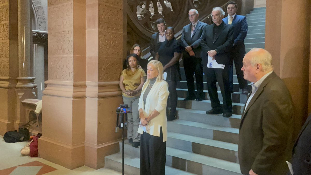 ftnys's tweet photo. Today, we joined behavioral health advocates at the capitol calling on our @GovKathyHochul to include a 3.2% #COLA and an additional $500M to make up for 17 years of deferred increases that happened prior to her administration. Families and youth need a #WorkforceNotWaitlists. https://t.co/UMF8wRwZT2