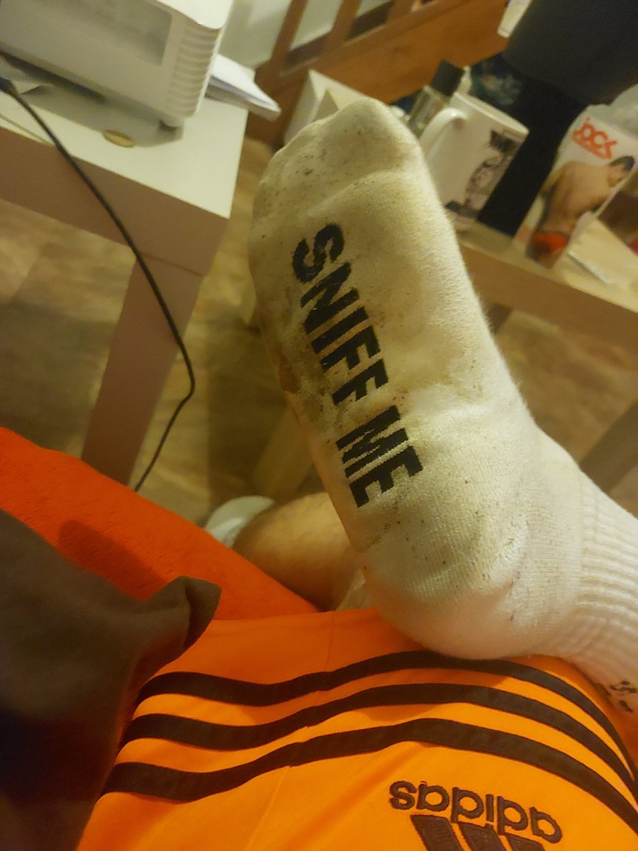 Socktober : Jour 30

#gaykink #gaylyon #sneakers #gayslut #puppyslut #gaybottom #gaysneakerfetish #goodboy #socksaddict #sniffingfeet #sniff #kiffeur #sniffingsocks #smellysocks #socktober #socktober2023 #dirtysocks #smellysocks #gaysox #cum #piss