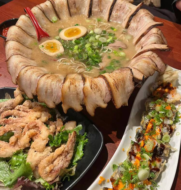 callum_catesby's tweet photo. I heard that you can enjoy this kind of barbecued pork noodles in Los Angeles. Is it true? https://t.co/NddyJtYTBF