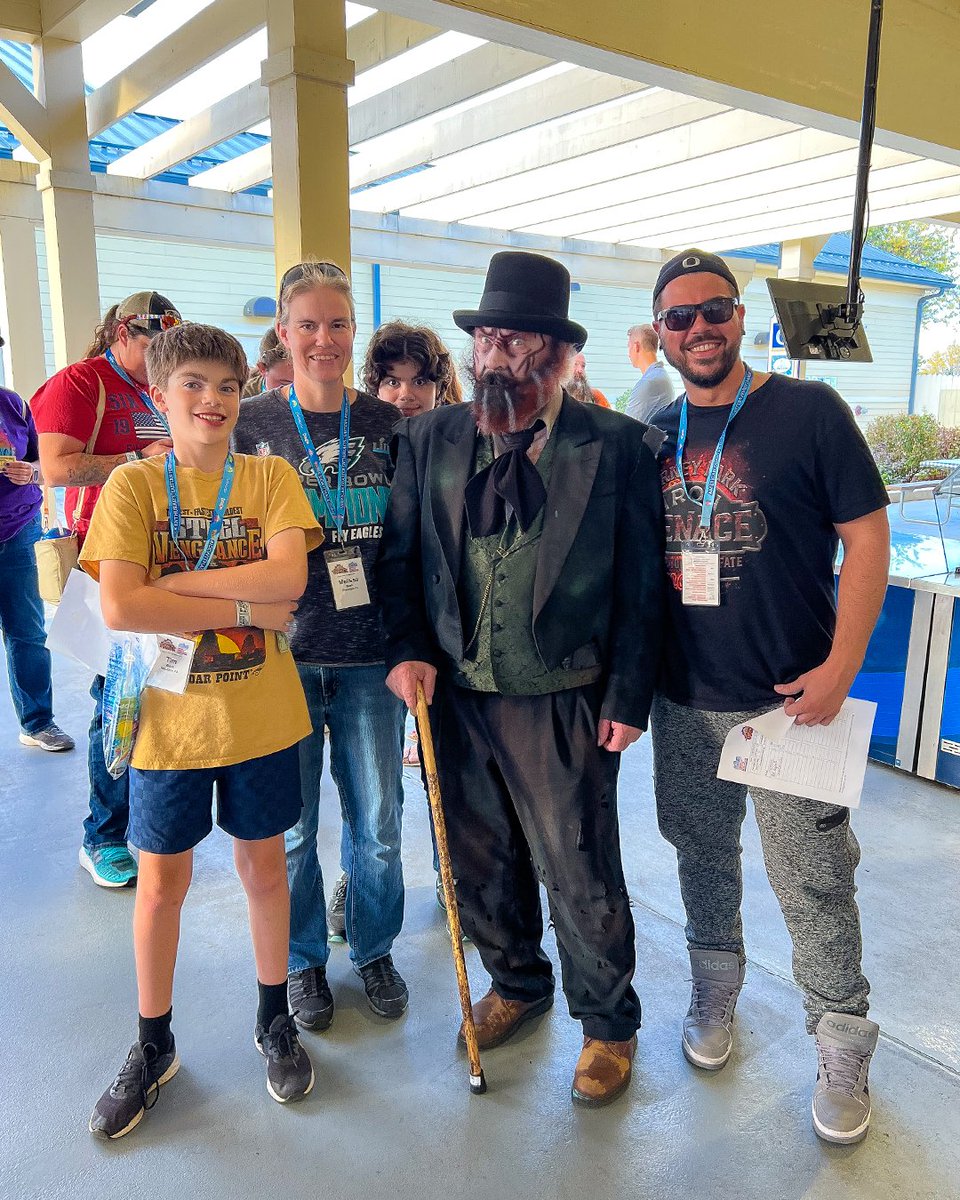 DorneyParkPR's tweet photo. 💙 We had an awesome day with @aceeasternpa during their HalloThriller event on Saturday! Thank you for joining us and being as excited about the 2024 season as we are 🎢🔥 #dorneypark #cedarfair https://t.co/QV23CSgnhZ