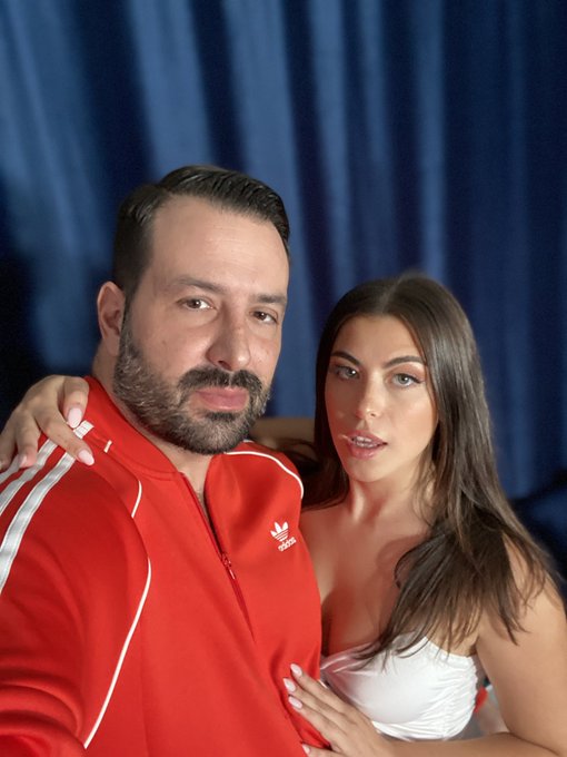 We have a new queen of England!  God bless @thegalritchie https://t.co/5kCNXFPtdD<a class="tags" target="_blank" title="On Twitter" href="/?out=eyJ0eXAiOiJKV1QiLCJhbGciOiJIUzUxMiJ9.eyJpYXQiOjE3MjE3MDAwMTAsImlzcyI6InR3cG9ybnN0YXJzLmNvbSIsIm5iZiI6MTcyMTcwMDAxMCwiZXhwIjoxNzUzMjM2MDEwLCJyZWRpcmVjdF91cmwiOiJodHRwczovL3R3aXR0ZXIuY29tL3RoZWdhbHJpdGNoaWUifQ.gfF1daWGtT7_818nnKtMdTdg0K-4TmUsdraG8AZiTy6OFSJak-7AQx1YT4FG9Krqkklq8i02DpuqaFA93WSCdQ">@thegalritchie</a><a href="/tag/mvsales"class="tags"><span>#mvsales</span></a>