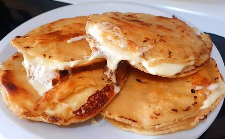 AndyBorjas's tweet photo. A mí me pueden dar veneno en tortillas con quesillo. 🤤 https://t.co/A7dNyoEYGd