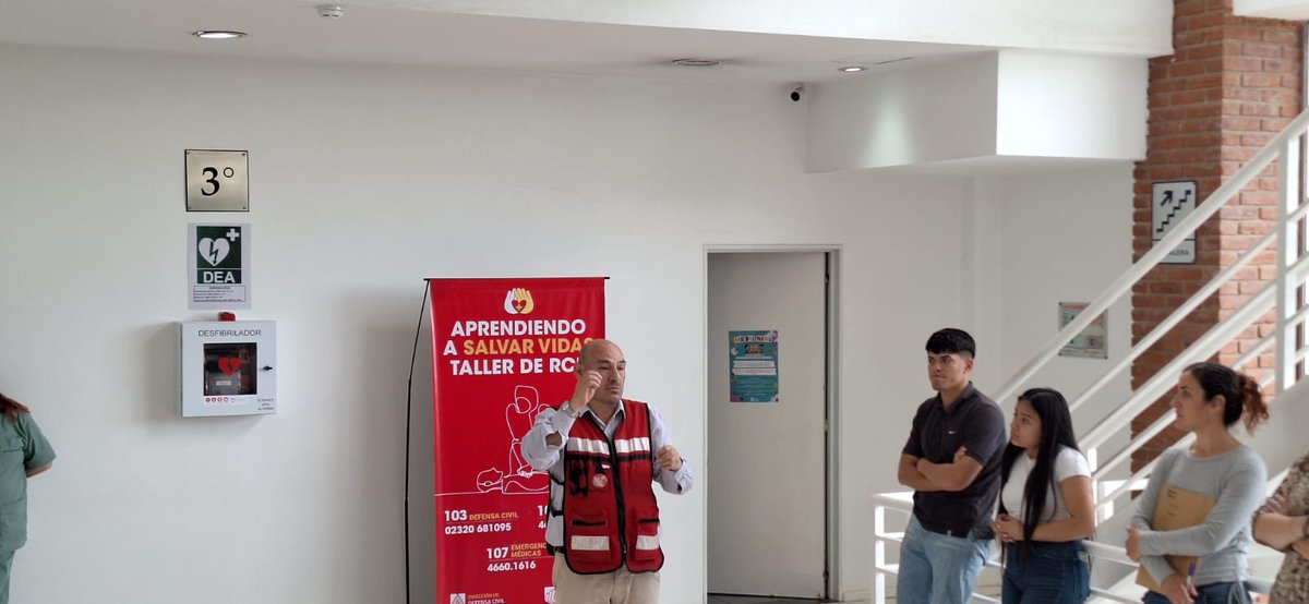 LicOrtegasan's tweet photo. 4ta jornada de capacitación en #Rcp y #Dea en el palacio @munimalvinas @Noecorrea_ok @Nardini_Leo @Agusperez_ok @adribaran @BAProvincia @nkreplak @rcpEspana @crc_RCP @rcpEspana @emergenciasAR @ahora_rcp @mariofitzm @helimaverick @MalenaGalmarini @Crece_Malvinas @Juli_Strada https://t.co/JbtzJiTh3F