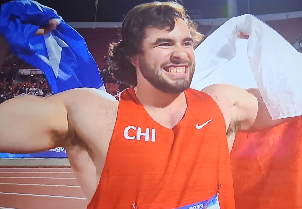 Clauvillalobos7's tweet photo. Otro Oro para #Chile!
#LUCAS Nervi
Lanzamiento del disco👏👏👏
#PanamericanosSantiago2023 
#Panamericanos2023 https://t.co/2iav15n8je