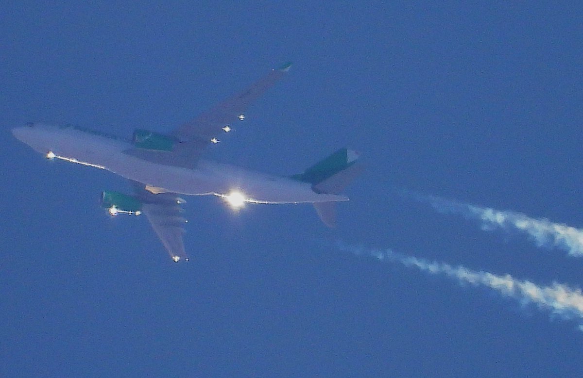 UlisesGtzR's tweet photo. El gigante colombiano...

Airbus A330-243F matrícula #N331QT de la aerolínea @Avianca Cargo con su "Green Livery" volando a 41 mil pies de altitud sobre Hermosillo. https://t.co/A6m1BclPOm