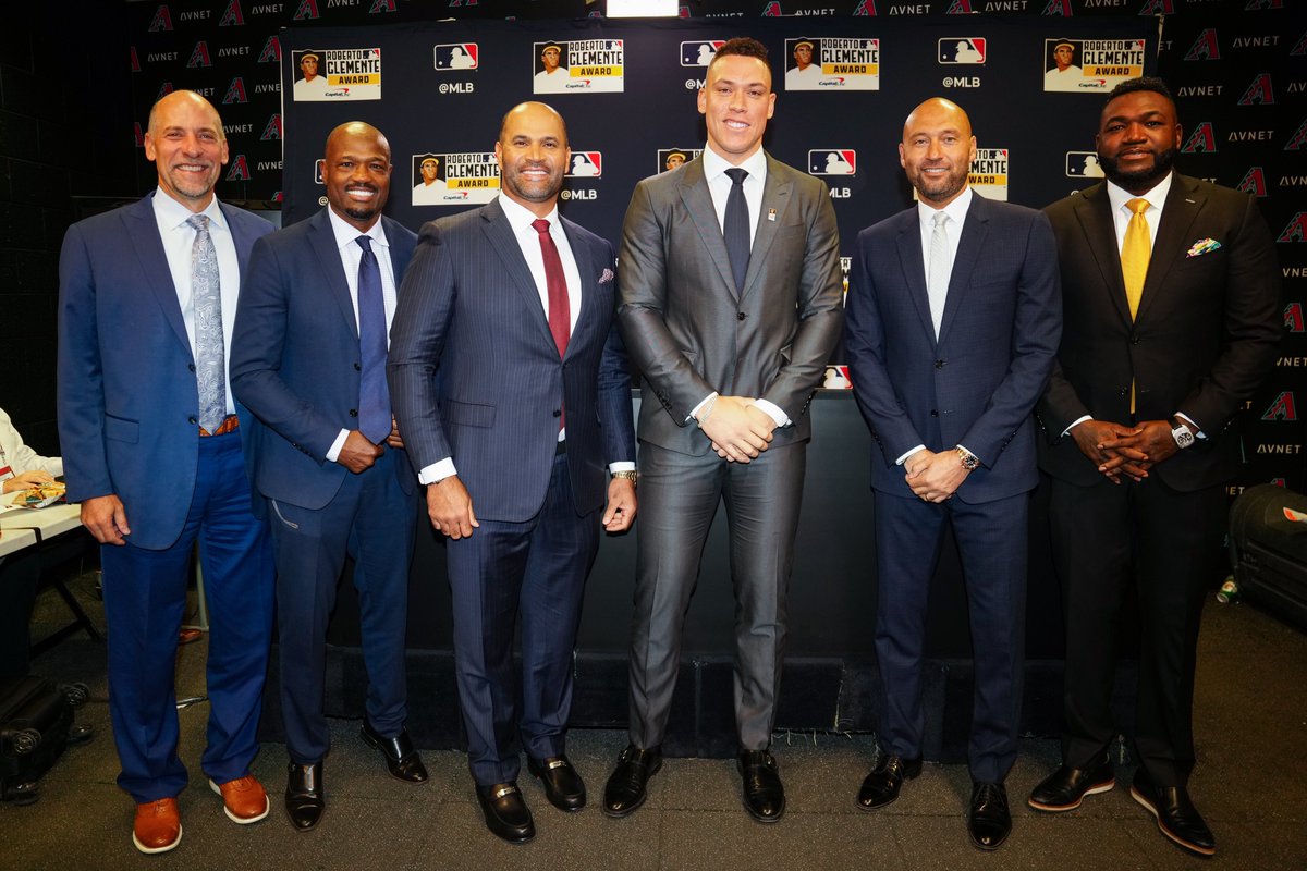 derekjeter's tweet photo. Congrats @TheJudge44 on winning the Roberto Clemente Award. Enjoy watching you be a leader on and off the field. https://t.co/kg72S4dWjj