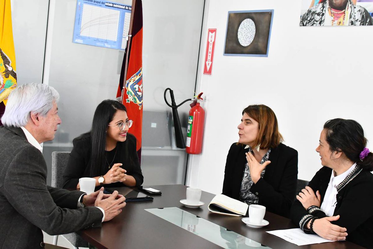 VeronicaCandoB's tweet photo. Desde @InclusionEc junto a colaboradores nacionales como el INEPE, articulamos con la cooperación internacional para atender las necesidades de la primera infancia. Con la delegación de la organización Partage de Francia, fortalecemos la atención de este grupo prioritario. https://t.co/7yGl2xO7bO