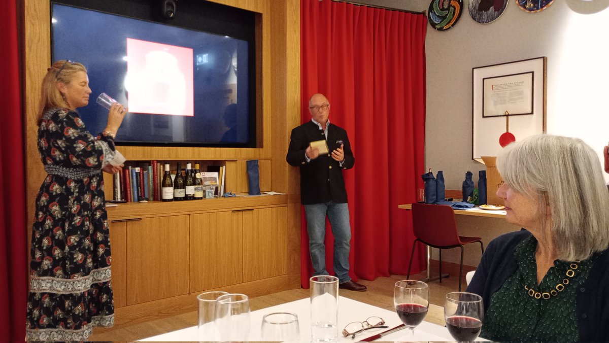 RobCaseyWCT's tweet photo. A very enjoyable wine tasting evening at Temple Bar along with a presentation on the fascinating history of this amazing building https://t.co/Ru75VIlv7O