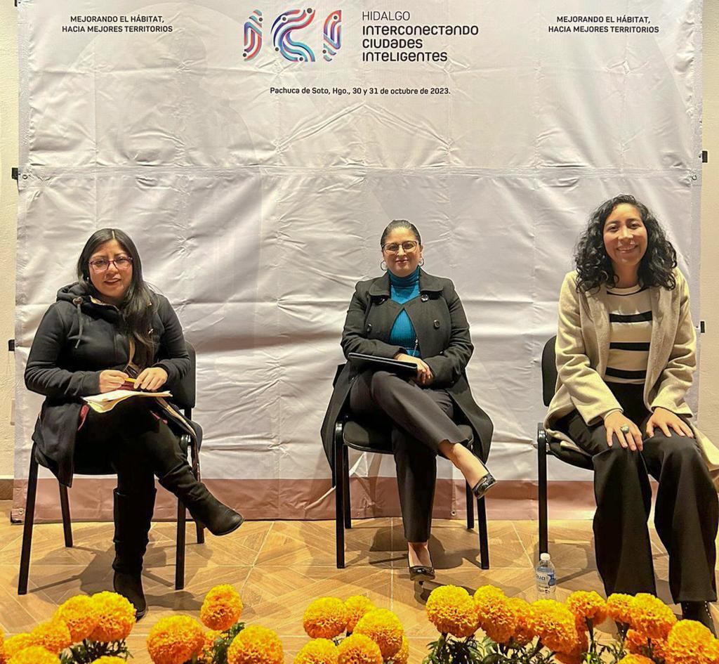 RocioGonzalezH8's tweet photo. Participaron @veronica_v4ld3z, @DianiJen y @marmmor de la #UPMRIP en el panel “América Latina Moviendo Acciones” (ALMA), coordinado por la @SRE_mx, en el Foro Hidalgo. https://t.co/bKZI1SgPtg