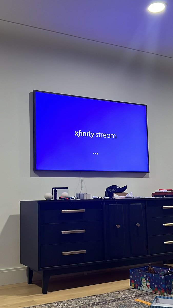 BradEllison's tweet photo. Hey @Xfinity how come every time I try to use your service all I get is this freaking screen? How can you in good conscience charge for this service that doesn’t work? https://t.co/lhlfAVD4Tt