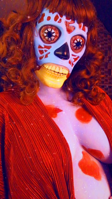 So I&rsquo;m working on something&hellip; My last video release for October. Don&rsquo;t you want to see more bb? https://t<a href="/tag/cupcakefetish"class="tags"><span>#cupcakefetish</span></a>