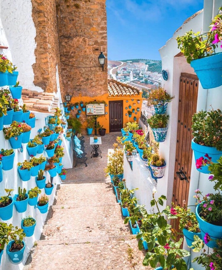 Connors6Ellen's tweet photo. Students, is Barcelona on your bucket list? Join us to Spain and Portugal Summer 2024! Check out our amazing itinerary!  Enrollment is open now!#Spain #studenttravel#Wanderlust #summerbreak#portugal#gcp
https://t.co/pIo6tsoUJN https://t.co/dnEEVzImlj