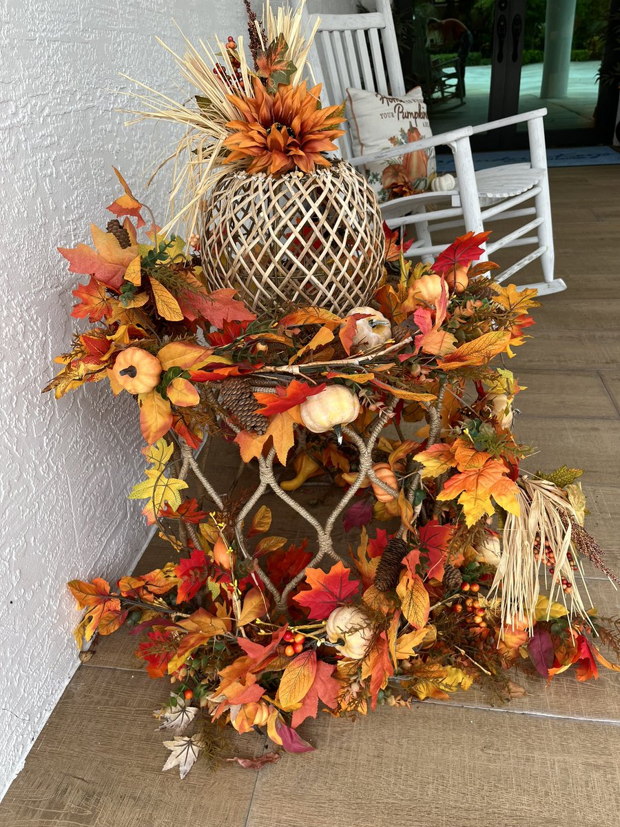 kinder_keys's tweet image. Fall Feeling 🍁 

#fallfeeling #floridafall #florida #floridakeys #treatmentcenter #mentalhealth #healing #womensmentalhealth