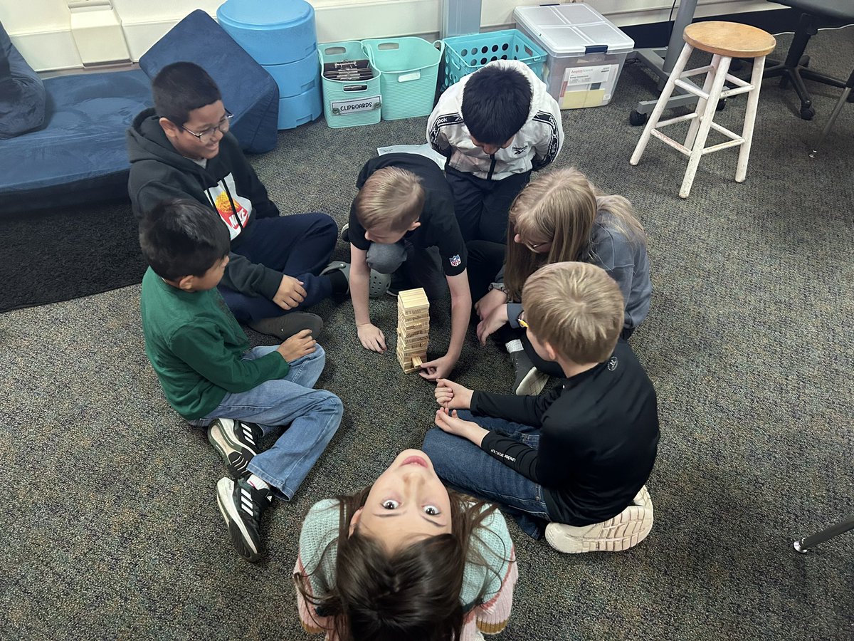 MsHasenberg103's tweet photo. 214 is practicing speaking with Good Purpose with a game of Jenga. #d54armstrong https://t.co/SnlrEeOtCH