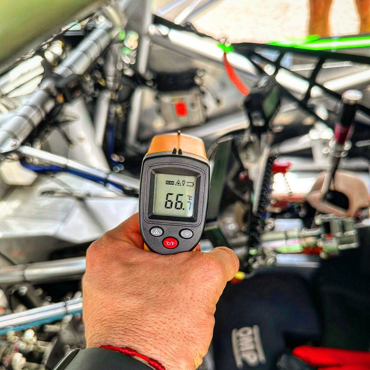 jbdebenedictis's tweet photo. 66 grados la temperatura adentro del habitáculo del Ford ayer en la final 🥵 🐝 https://t.co/LPsRnjPawF