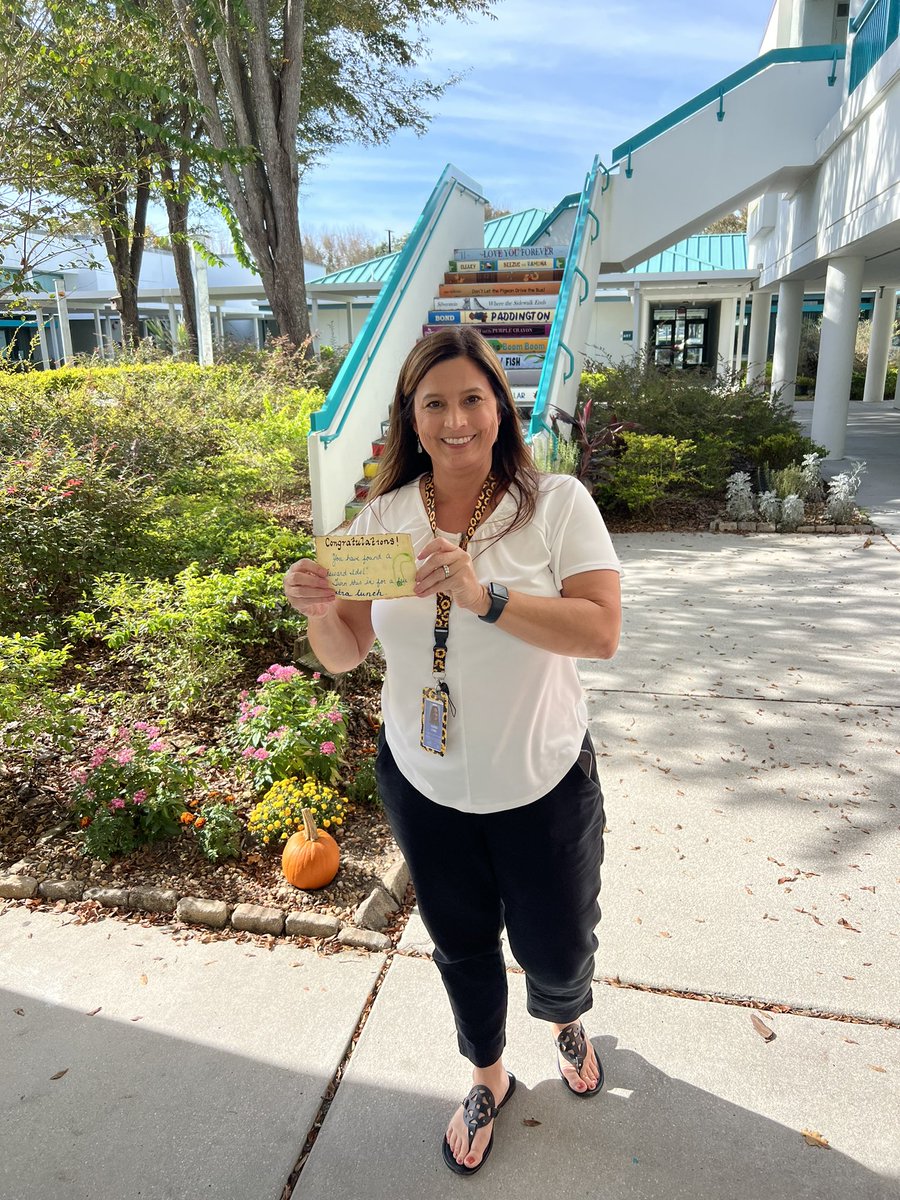 PrincipalPagano's tweet photo. Latest idol hunters!! Congrats to Mrs. Como and Mrs. Baroudi! Enjoy the rewards! #wearechocachatti https://t.co/bKgqKVzbmy