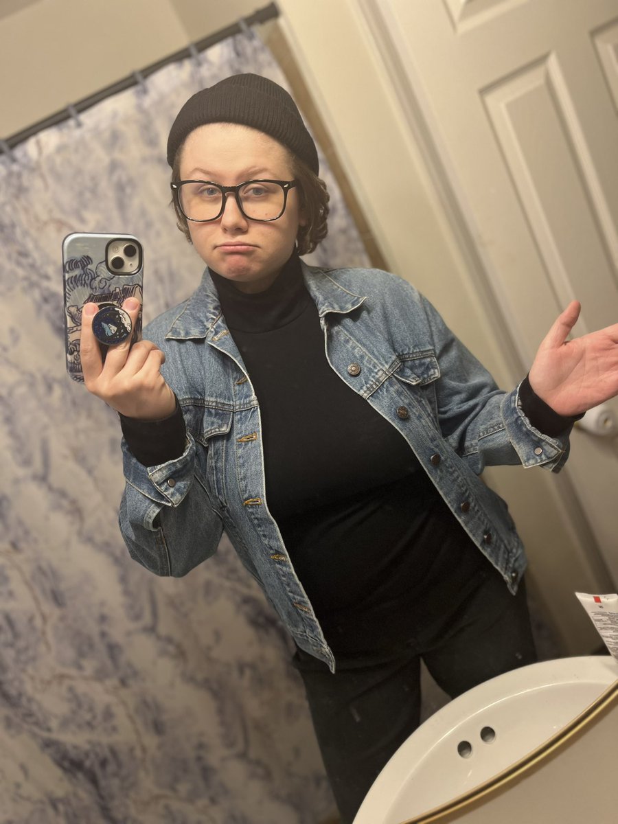 dxbris_'s tweet photo. @jimmyfallon Halloween, it’s a teenie weenie beanie https://t.co/4S80eP2ajb
