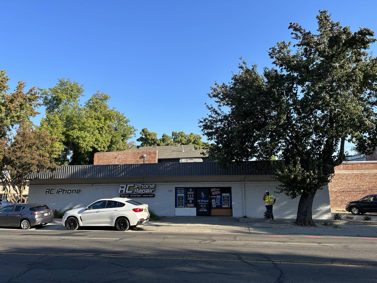🔔 Retail Opportunity on Broadway 🔔 
Situated in the lively &amp; rapidly transforming part of Sacramento is 1701 Broadway, now available for lease. This building holds a prime position in the bustling heart of Broadway, in close proximity to the renowned Tower Theater. Link in Bio
