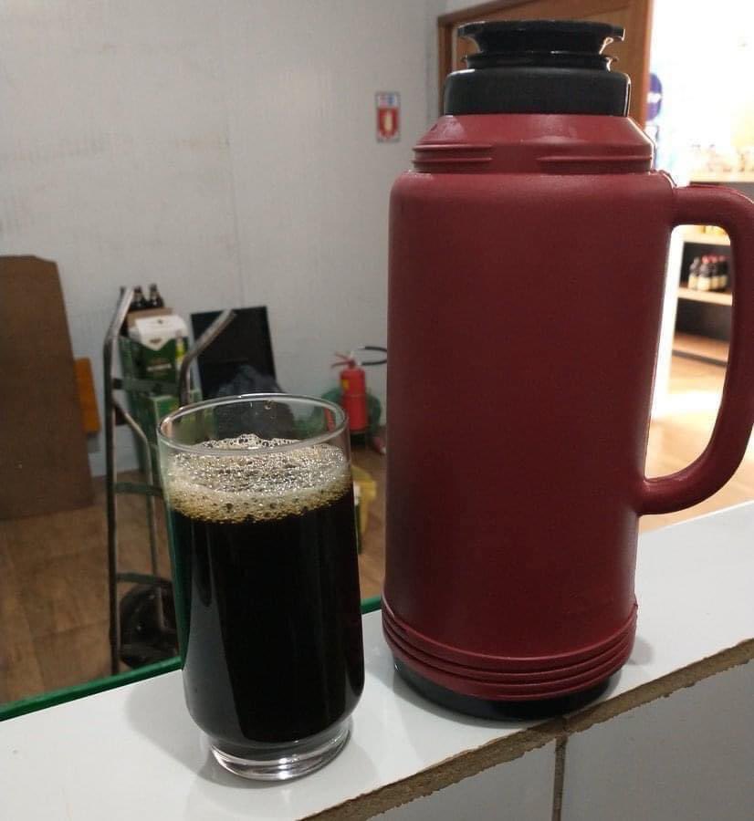 paginalixo1's tweet photo. “Vou tomar um gole de café para melhorar”
O gole de cafe: https://t.co/Jghqb4MBM7