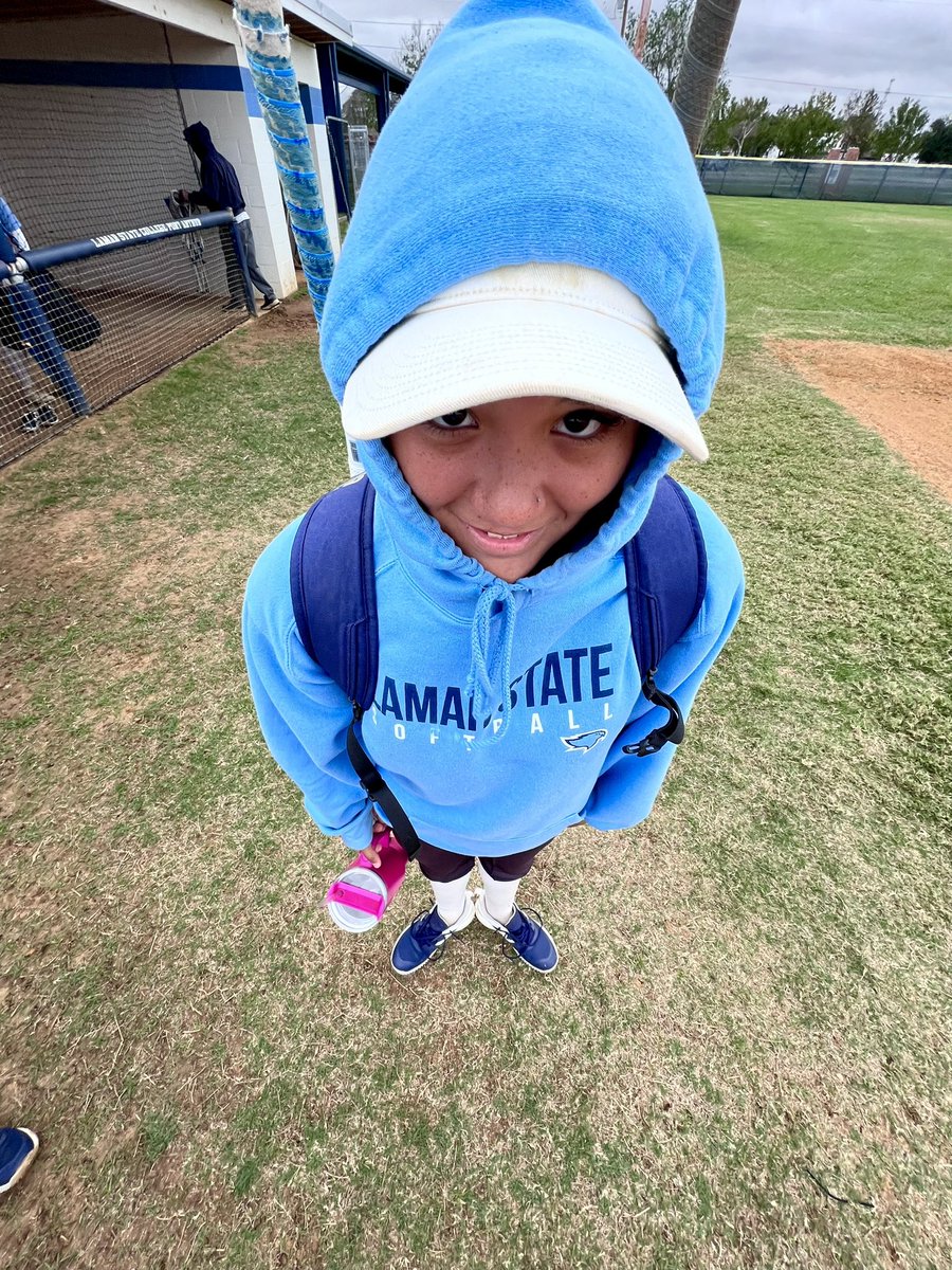 CoachMarley_'s tweet photo. First cold practice of the season got us like... 😂🥶 https://t.co/lHNJW6TKHm