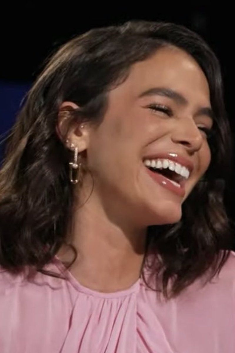 tt_dabiah's tweet photo. Eu sou tão apaixonada pelo sorriso da Bruna Marquezine https://t.co/iM6CEWD3Mw
